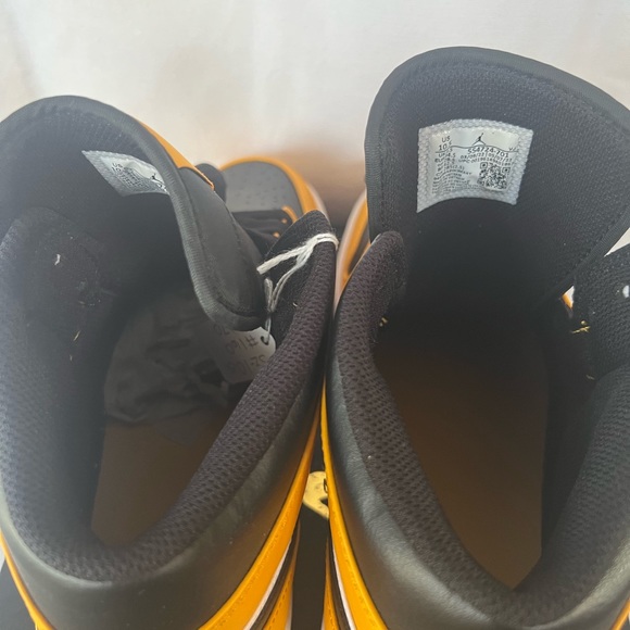 Air Jordans, 1 mid taxi. - Picture 11 of 11
